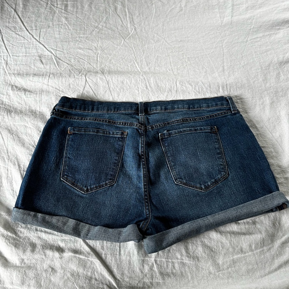 Old Navy Women's Dark Blue Jean Shorts size 16 - Picture 4 of 7